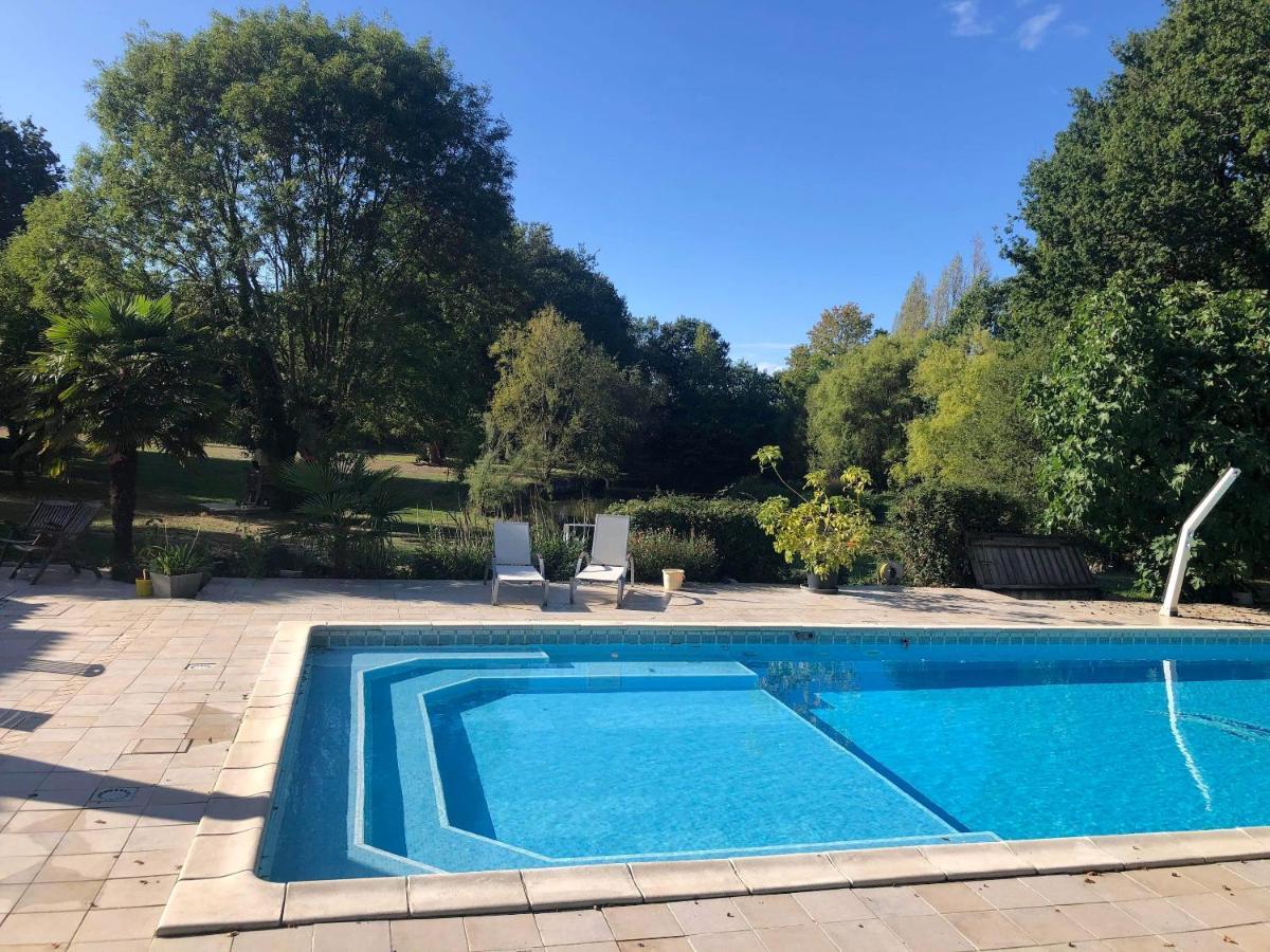 Maison Charmante Avec Piscine Privee A Saint-Georges-De-Pointindouxc Εξωτερικό φωτογραφία